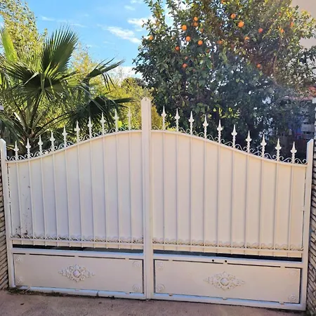 Deborah Independante Quarto em Acomodações Particulares *