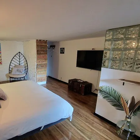 Deborah Independante Quarto em Acomodações Particulares *